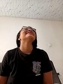 Snapshot of -VICKKY chatting on November 1, 2:41 pm -VICKKY online show from November 1, 2:41 pm