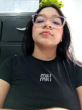 Snapshot of -VICKKY chatting on January 17, 1:49 pm -VICKKY online show from January 17, 1:49 pm