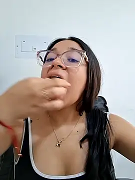 Snapshot of -VICKKY chatting on February 12, 2:23 pm -VICKKY online show from February 12, 2:23 pm