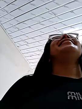 Snapshot of -VICKKY chatting on February 13, 2:24 pm -VICKKY online show from February 13, 2:24 pm