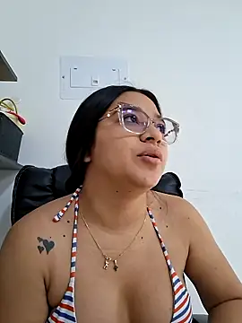 Snapshot of -VICKKY chatting on February 25, 2:27 pm -VICKKY online show from February 25, 2:27 pm