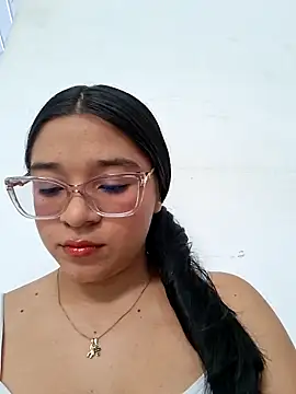 Snapshot of -VICKKY chatting on March 4, 7:42 pm -VICKKY online show from March 4, 7:42 pm