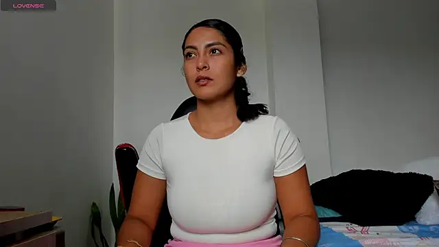 sofiaparker8 online show from May 3, 7:42 pm