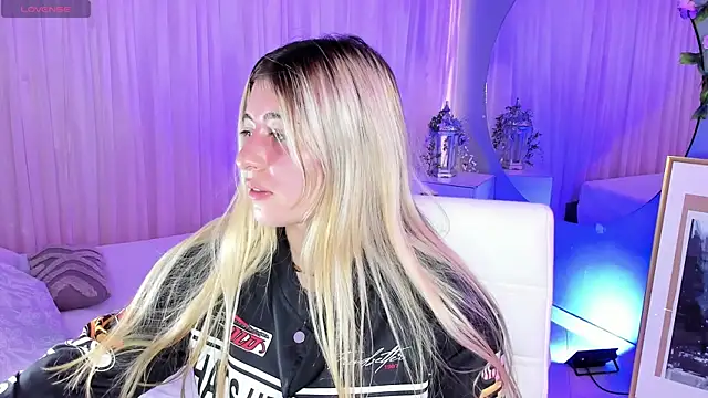 tiffany becker online show from May 11, 1:06 pm