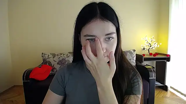 Pretty shy online show from July 22, 9:01 am