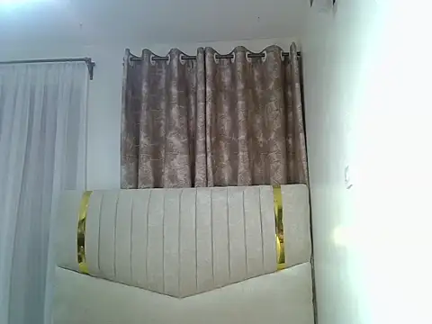 Snapshot of pretty_hearty chatting on February 17, 10:16 pm pretty hearty online show from February 17, 10:16 pm