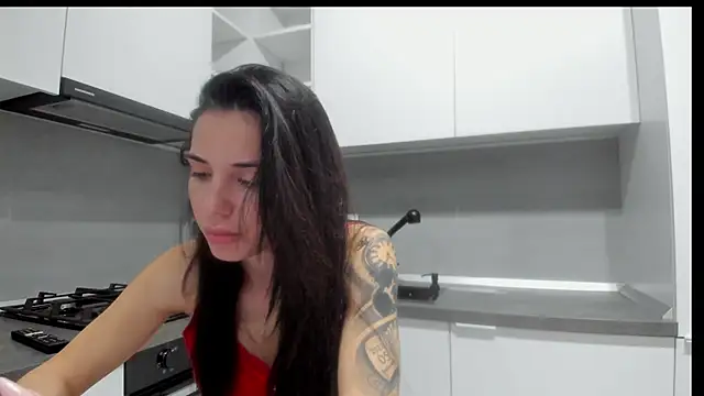 Emmapmg online show from December 3, 11:58 pm