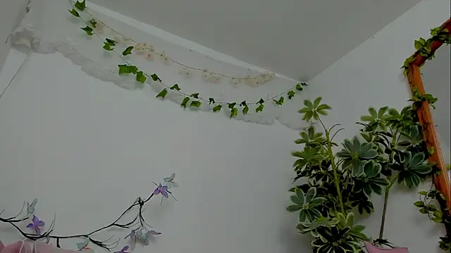 BonnieCute  online show from March 18, 11:52 pm