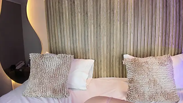 Snapshot of LiaTink chatting on February 19, 5:09 pm LiaTink online show from February 19, 5:09 pm