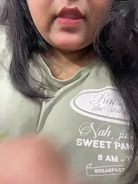 Snapshot of smile_pretty chatting on February 4, 6:03 pm smile pretty online show from February 4, 6:03 pm