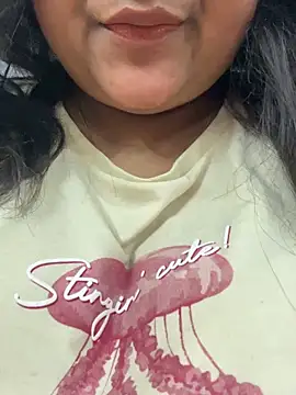 Snapshot of smile_pretty chatting on February 6, 3:26 pm smile pretty online show from February 6, 3:26 pm