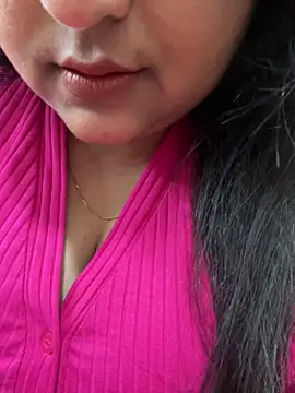 Snapshot of smile_pretty chatting on February 19, 6:04 pm smile pretty online show from February 19, 6:04 pm