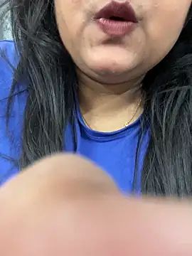 Snapshot of smile_pretty chatting on February 22, 10:08 pm smile pretty online show from February 22, 10:08 pm