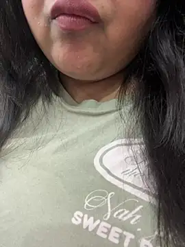 Snapshot of smile_pretty chatting on February 23, 3:42 pm smile pretty online show from February 23, 3:42 pm