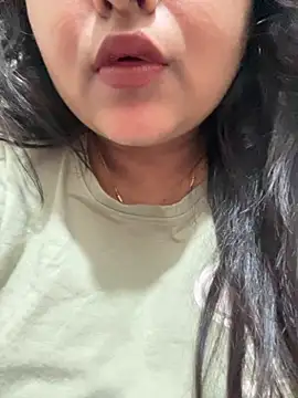 Snapshot of smile_pretty chatting on March 2, 8:59 pm smile pretty online show from March 2, 8:59 pm