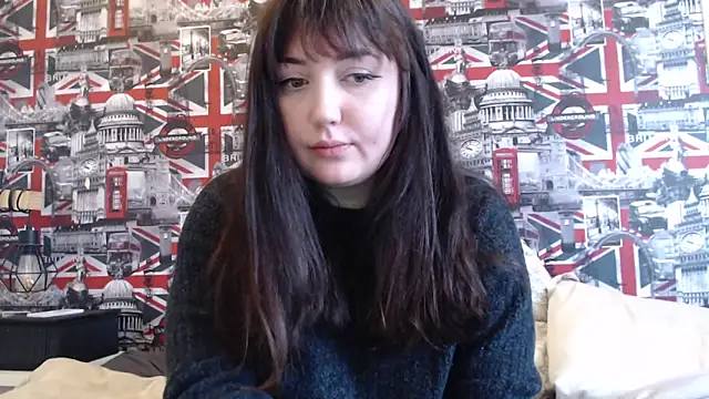 Lynylou online show from February 25, 5:00 pm