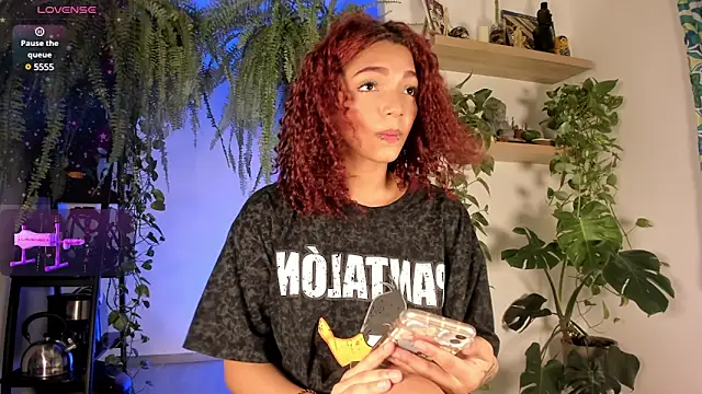 Snapshot of katrinaa_ricci chatting on December 11, 3:02 am katrinaa ricci online show from December 11, 3:02 am