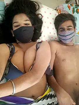 hottiess69 online show from May 15, 11:45 pm