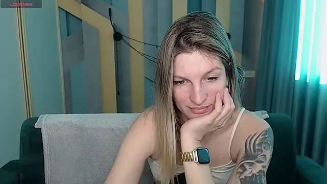 EmilyWalkeri online show from February 10, 8:07 am