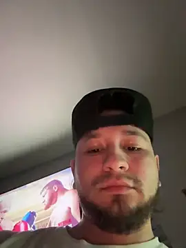 Snapshot of Clu0 chatting on April 13, 5:02 am Clu0 online show from April 13, 5:02 am