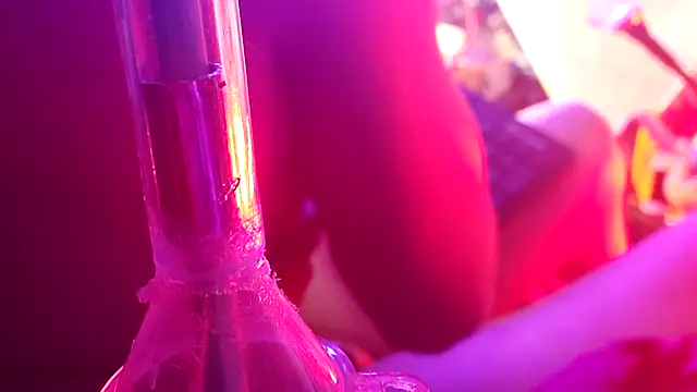 gurlnips online show from February 23, 12:46 pm