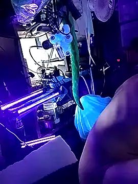 gurlnips online show from March 16, 8:46 pm