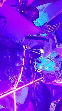 gurlnips online show from March 27, 10:59 am