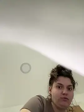 Sxybitch2024 online show from February 14, 7:10 pm