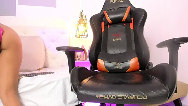 hannah gray online show from March 13, 5:28 pm