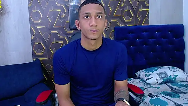 Snapshot of dominic_smith_ chatting on March 25, 8:59 pm dominic smith online show from March 25, 8:59 pm