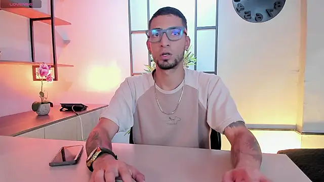 DrakeNeumann online show from February 27, 3:39 am