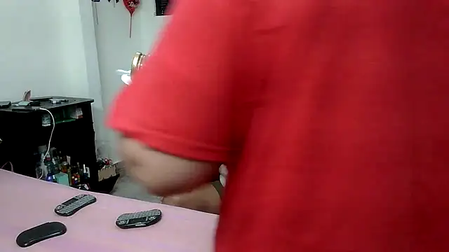 Snapshot of Boycuriousxxx chatting on April 30, 10:43 am Boycuriousxxx online show from April 30, 10:43 am