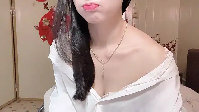 Snapshot of LinhChi_9x chatting on July 6, 12:18 am LinhChi 9x online show from July 6, 12:18 am