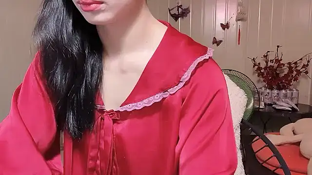 Snapshot of LinhChi_9x chatting on July 10, 12:37 am LinhChi 9x online show from July 10, 12:37 am