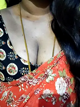 Snapshot of mayaa2u chatting on March 29, 3:28 am mayaa2u online show from March 29, 3:28 am