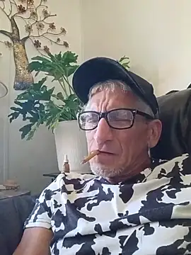 Johnnyraymonroe online show from June 19, 9:40 pm