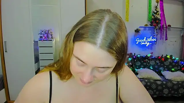 Demure Smile online show from December 5, 3:26 am