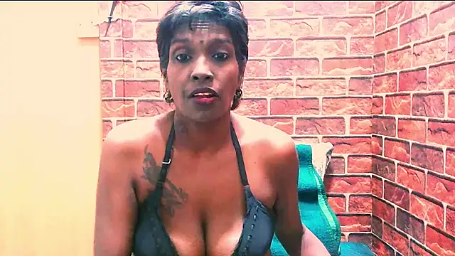 Fuckable Nasty MILF online show from July 9, 4:33 pm
