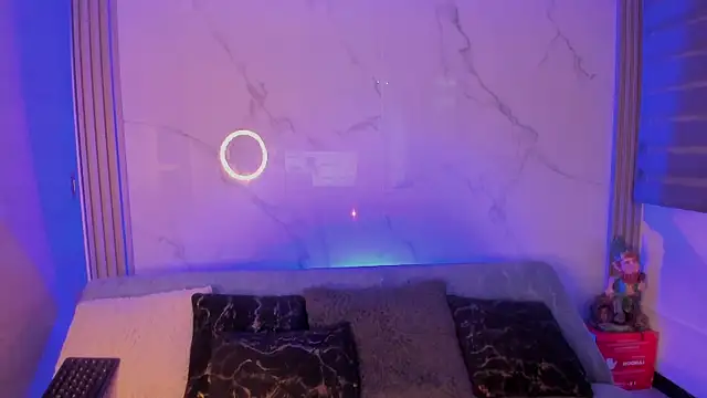 dayan silva  online show from December 5, 3:15 am