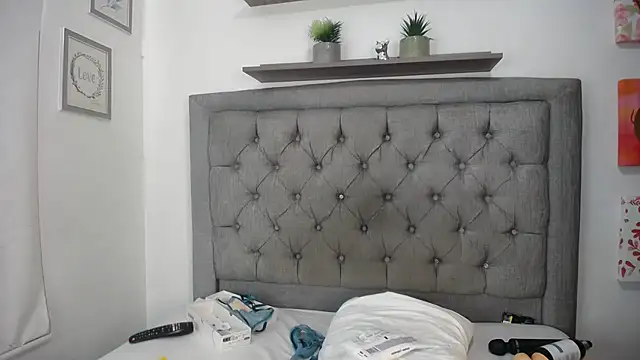 Snapshot of Carolina_love19 chatting on January 6, 5:49 pm Carolina love19 online show from January 6, 5:49 pm
