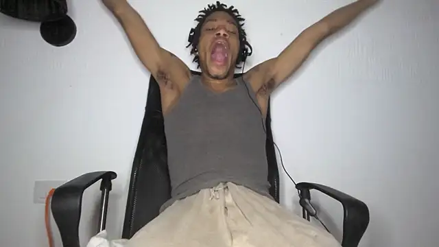 Skinnyblackman online show from June 17, 12:46 am