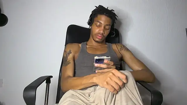 Skinnyblackman online show from June 26, 2:49 am