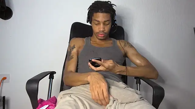 Skinnyblackman online show from July 4, 2:40 am
