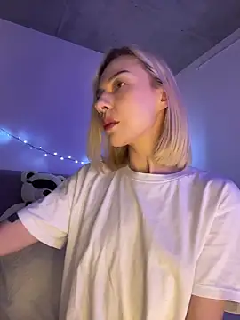  urbestie  online show from April 19, 9:50 pm