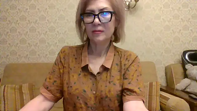 Snapshot of Elegant00Lady chatting on June 25, 6:12 pm Elegant00Lady online show from June 25, 6:12 pm