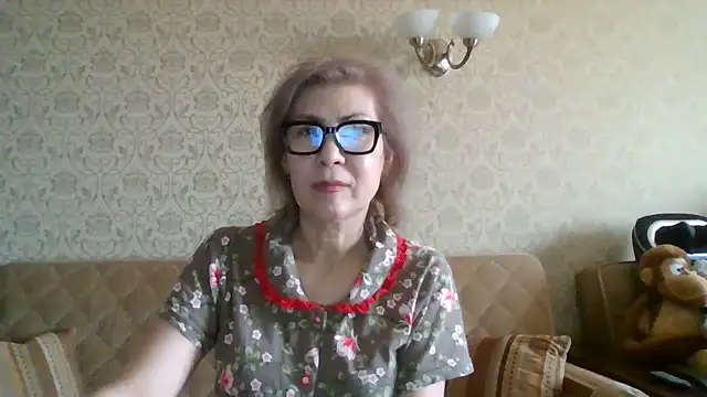 Snapshot of Elegant00Lady chatting on June 29, 8:31 am Elegant00Lady online show from June 29, 8:31 am
