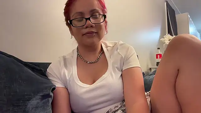 Snapshot of Babygirl_katalina chatting on July 17, 1:34 am Babygirl katalina online show from July 17, 1:34 am