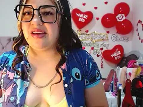 lanaqueen699 online show from February 19, 6:43 pm