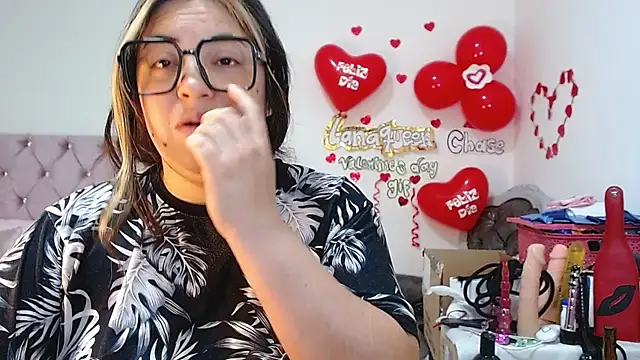 lanaqueen699 online show from February 24, 3:20 pm