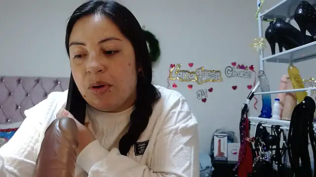 lanaqueen699 online show from December 19, 12:23 pm